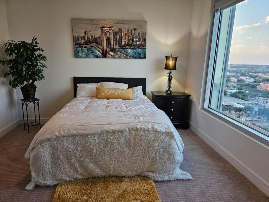Apartmán Luxury Highrise In Midtown - Skyline Views And Chic Decor Houston Exteriér fotografie