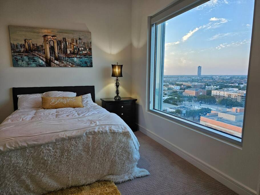 Apartmán Luxury Highrise In Midtown - Skyline Views And Chic Decor Houston Exteriér fotografie