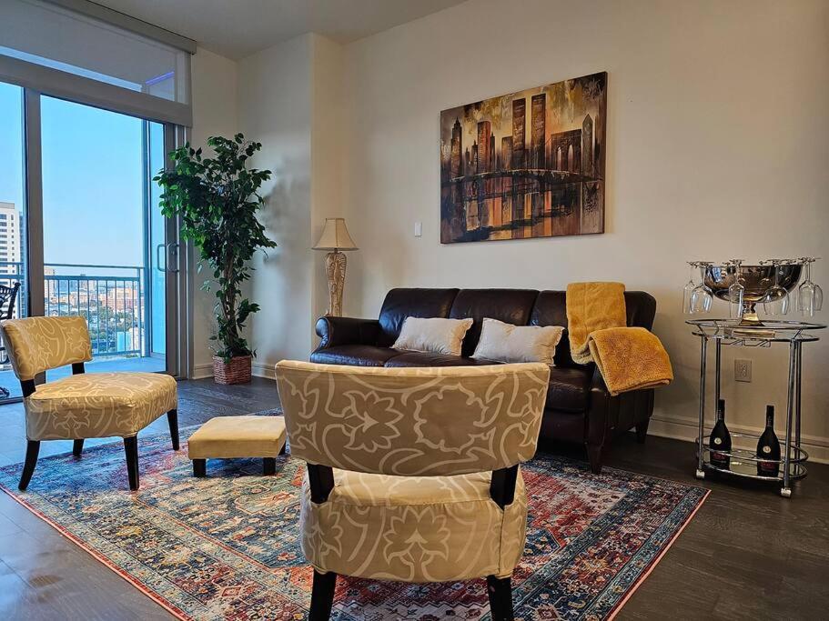 Apartmán Luxury Highrise In Midtown - Skyline Views And Chic Decor Houston Exteriér fotografie