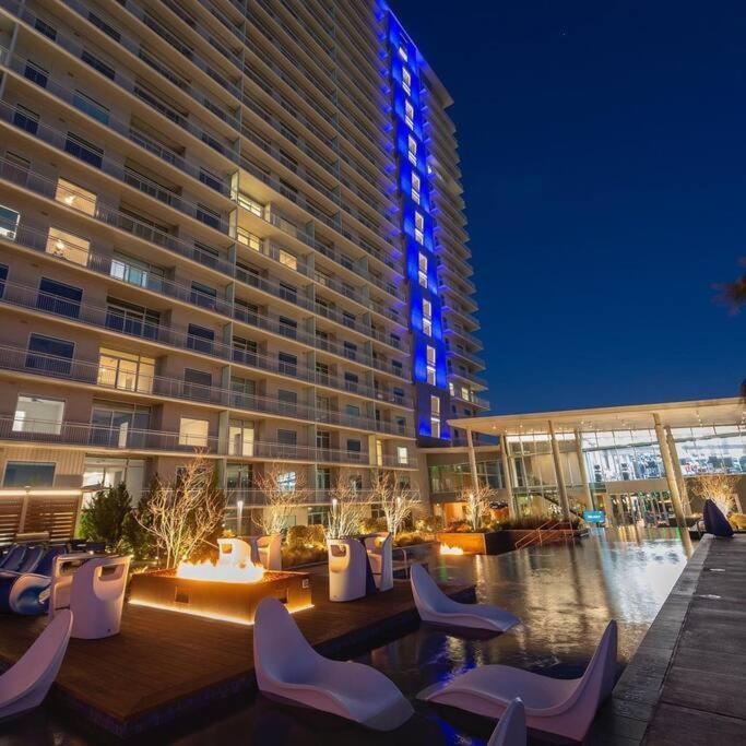 Apartmán Luxury Highrise In Midtown - Skyline Views And Chic Decor Houston Exteriér fotografie